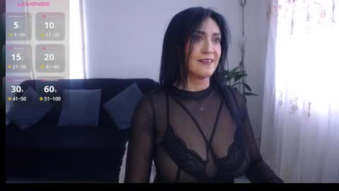 Snapshot of steffy_31 chatting on 10.17.25 Steffy online show from 10.17.25