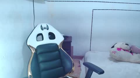 Snapshot of stefializon70 chatting on 11.06.25 StefiAlizon online show from 11.06.25