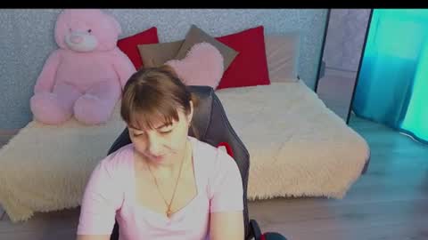 Snapshot of steladream chatting on 06.30.26 Stela online show from 06.30.26