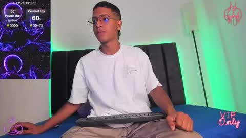 Snapshot of stella_drake chatting on 02.15.26 Drake online show from 02.15.26