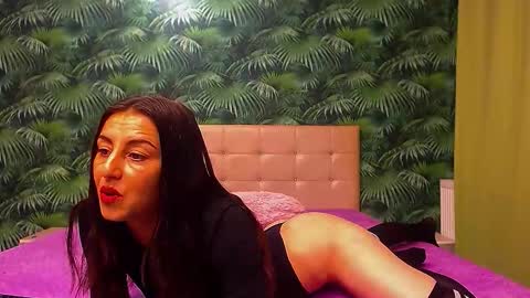 Stella John online show from 11.22.25