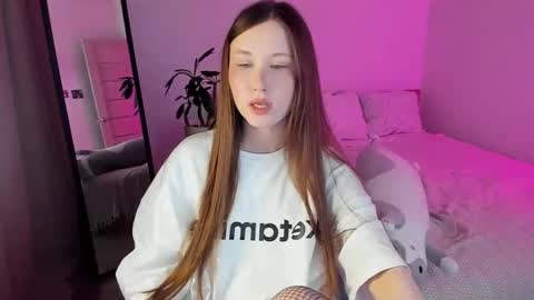 Snapshot of stella_sunny chatting on 02.28.25 stella_sunny online show from 02.28.25