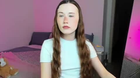 Snapshot of stella_sunny chatting on 10.21.25 stella_sunny online show from 10.21.25