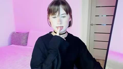 Snapshot of stella_sunny chatting on 11.30.25 stella_sunny online show from 11.30.25