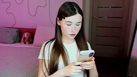 Snapshot of stella_sunny chatting on 12.16.25 stella_sunny online show from 12.16.25