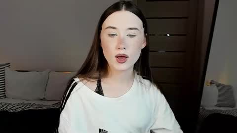 Snapshot of stella_sunny chatting on 01.15.26 stella_sunny online show from 01.15.26