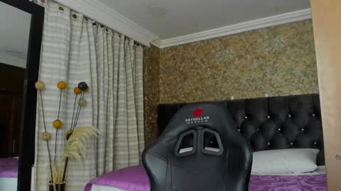 Estella online show from 01.26.25