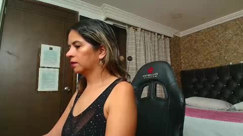 Estella online show from 09.08.25