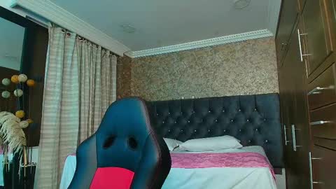 Estella online show from 09.16.25