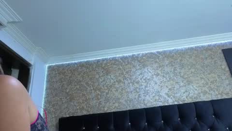 Estella online show from 11.10.25