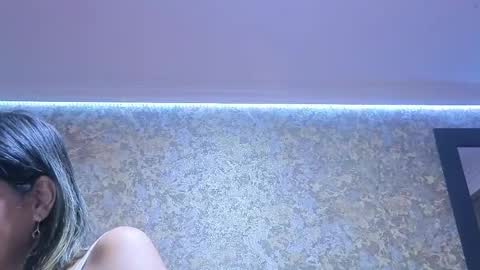 Estella online show from 12.19.25