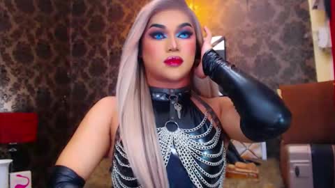 Snapshot of stellagrayts chatting on 02.10.25 CALL ME STELLA online show from 02.10.25