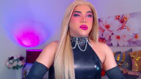 Snapshot of stellagrayts chatting on 10.08.25 CALL ME STELLA online show from 10.08.25