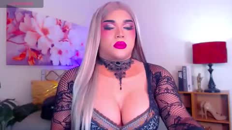 Snapshot of stellagrayts chatting on 11.08.25 CALL ME STELLA online show from 11.08.25