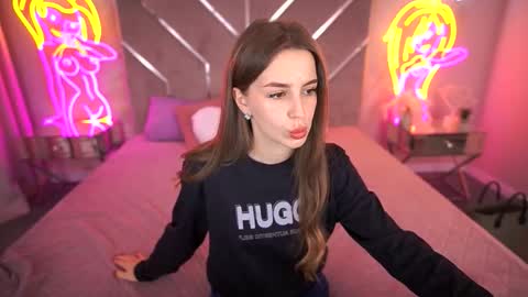 stellahoneywell online show from 10.17.25