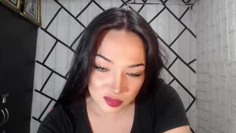 Snapshot of stellaven chatting on 11.24.25 Stellaven online show from 11.24.25