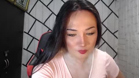 Snapshot of stellaven chatting on 11.27.25 Stellaven online show from 11.27.25