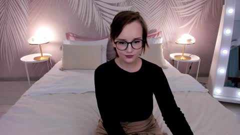 Snapshot of stellawills chatting on 02.16.25 Stella online show from 02.16.25