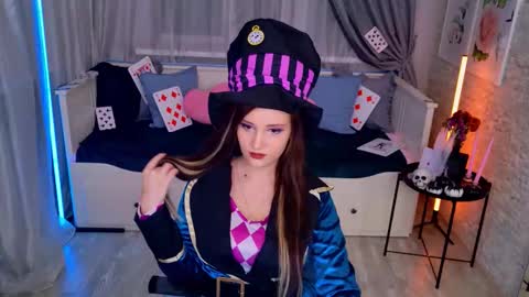 Snapshot of stellawills chatting on 10.31.25 Stella online show from 10.31.25