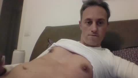 Snapshot of sten015 chatting on 12.28.24 sten015 online show from 12.28.24