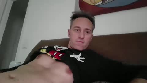 Snapshot of sten015 chatting on 12.31.24 sten015 online show from 12.31.24