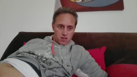 Snapshot of sten015 chatting on 10.07.25 sten015 online show from 10.07.25