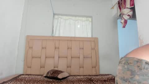 Stepcouple   online show from 01.26.25