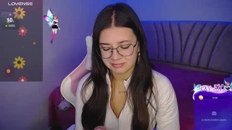 Snapshot of stepha_sweet chatting on 12.03.24 Emma online show from 12.03.24