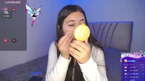 Snapshot of stepha_sweet chatting on 12.11.24 Emma online show from 12.11.24