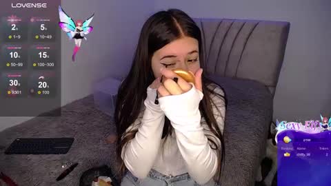 Snapshot of stepha_sweet chatting on 12.13.24 Emma online show from 12.13.24