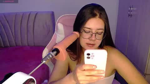 Snapshot of stepha_sweet chatting on 01.05.25 Emma online show from 01.05.25