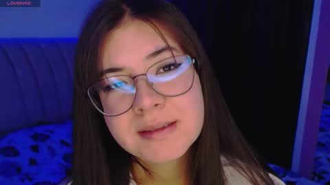 Snapshot of stepha_sweet chatting on 01.19.25 Emma online show from 01.19.25