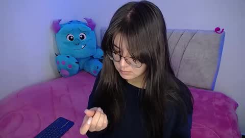 Snapshot of stepha_sweet chatting on 02.04.25 Emma online show from 02.04.25