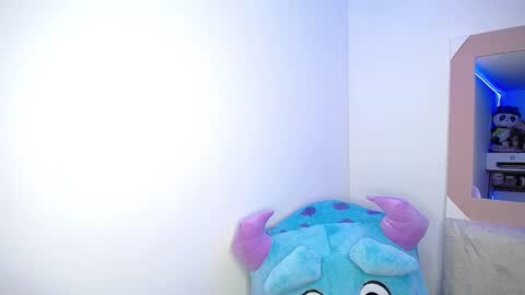 Snapshot of stepha_sweet chatting on 02.04.25 Emma online show from 02.04.25