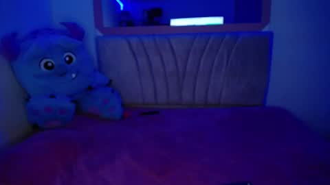 Snapshot of stepha_sweet chatting on 02.04.25 Emma online show from 02.04.25