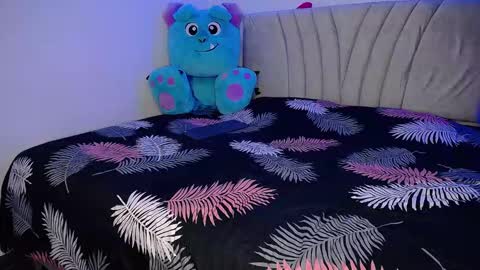 Snapshot of stepha_sweet chatting on 02.08.25 Emma online show from 02.08.25