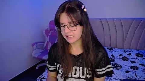 Snapshot of stepha_sweet chatting on 02.12.25 Emma online show from 02.12.25