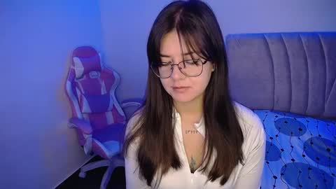 Snapshot of stepha_sweet chatting on 02.15.25 Emma online show from 02.15.25