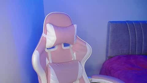 Snapshot of stepha_sweet chatting on 02.24.25 Emma online show from 02.24.25