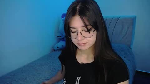 Snapshot of stepha_sweet chatting on 02.25.25 Emma online show from 02.25.25