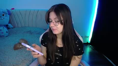 Snapshot of stepha_sweet chatting on 03.05.25 Emma online show from 03.05.25