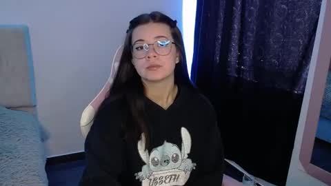 Snapshot of stepha_sweet chatting on 03.05.25 Emma online show from 03.05.25