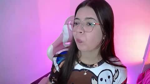 Snapshot of stepha_sweet chatting on 09.17.25 Emma online show from 09.17.25