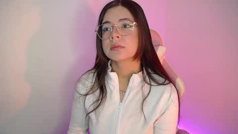 Snapshot of stepha_sweet chatting on 09.20.25 Emma online show from 09.20.25