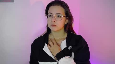 Snapshot of stepha_sweet chatting on 09.24.25 Emma online show from 09.24.25