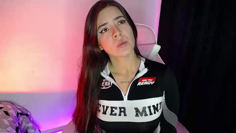 Snapshot of stepha_sweet chatting on 11.02.25 Emma online show from 11.02.25