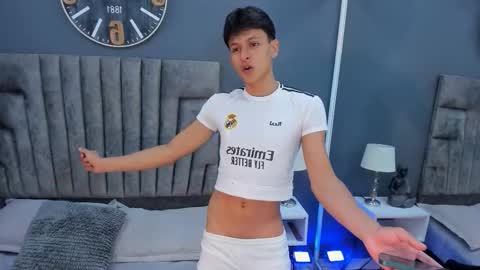 Stephane Rouss online show from 10.22.25