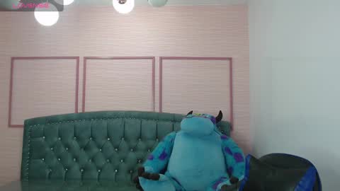 Snapshot of stephania_t chatting on 02.22.25 Stephania online show from 02.22.25