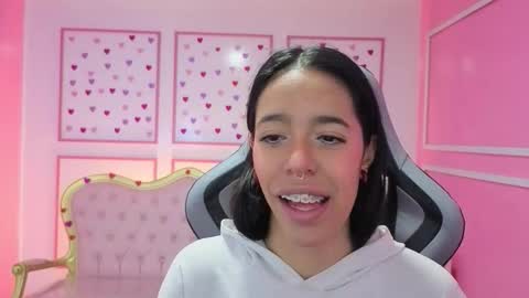 Snapshot of stephania_t chatting on 09.25.25 Stephania online show from 09.25.25