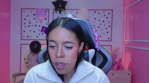 Snapshot of stephania_t chatting on 10.16.25 Stephania online show from 10.16.25